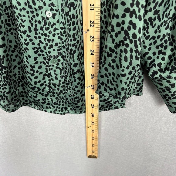Equipment Slim Signature Button Up Shirt Top Size Large Green Animal Print - Picture 8 of 11